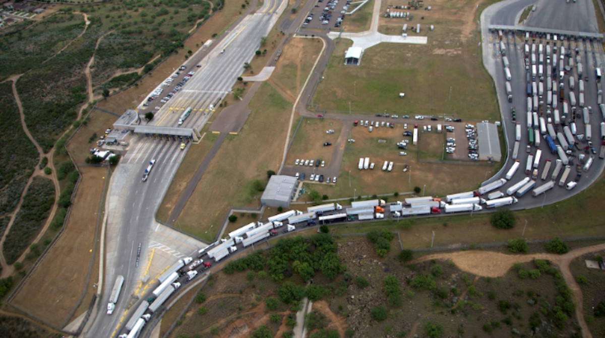 Nogales vs. Laredo: The West Coast Logistics Edge